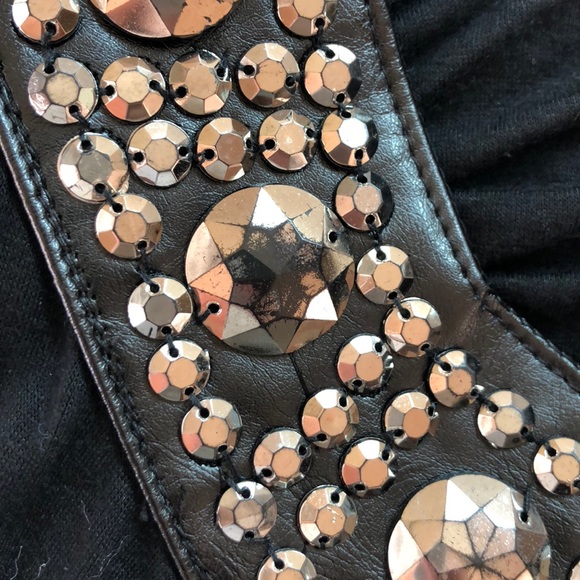 Arden B Embellished v-neck top - Picture 6 of 7